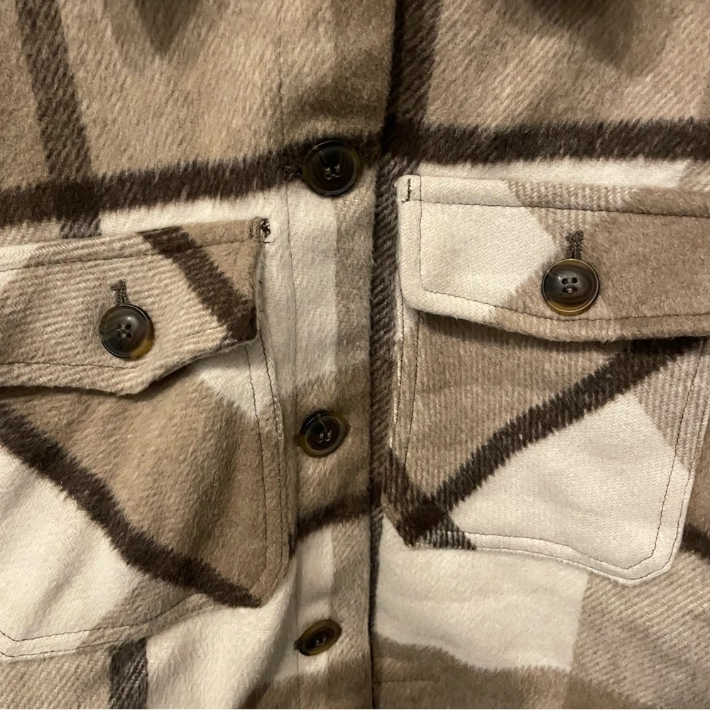 Love Tree Cream Plaid Shacket Jacket Size S - Picture 9 of 11